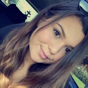 Meet your Posher, Allyssa